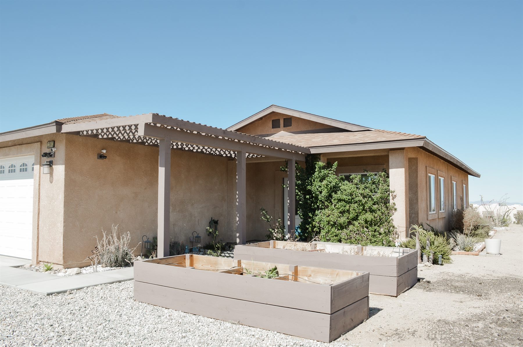 1381 Soledad Avenue - 1 photo 4
