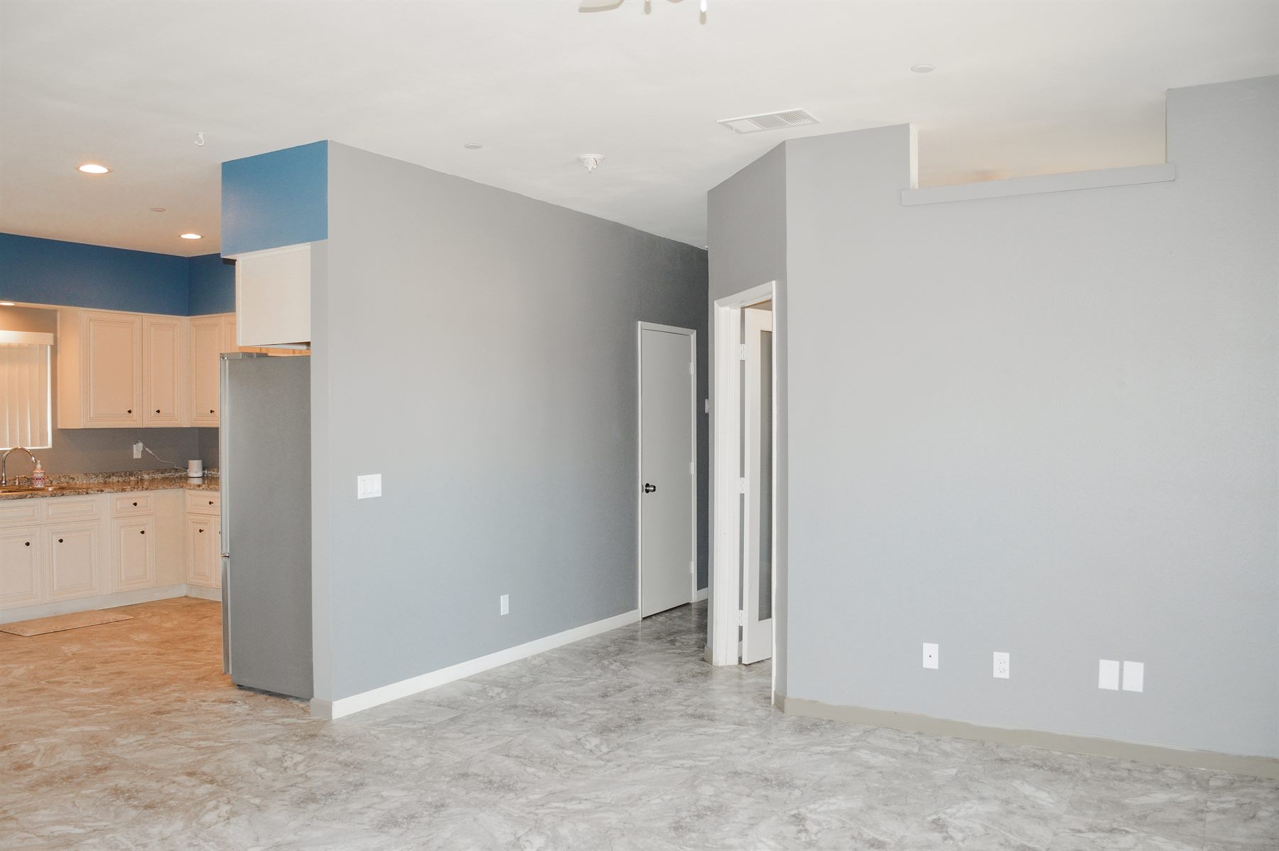 1381 Soledad Avenue - 1 photo 7