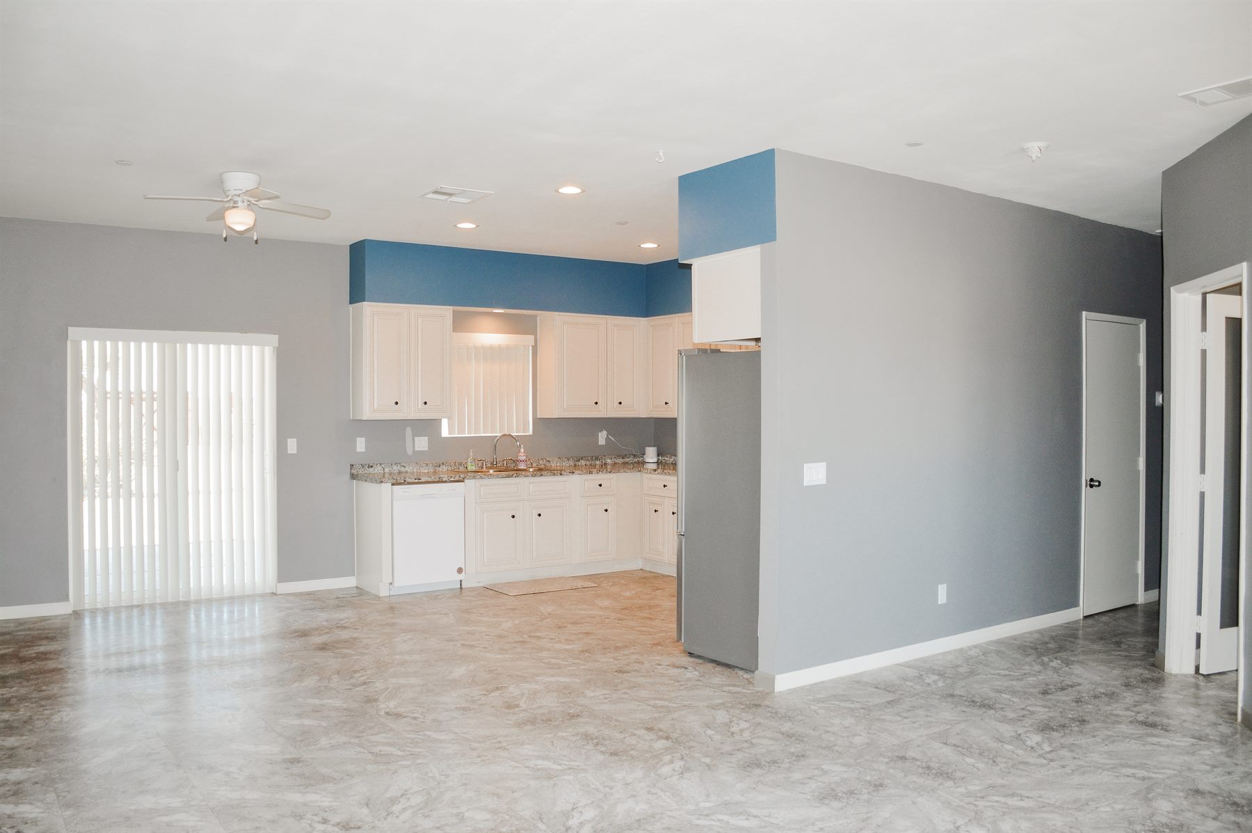 1381 Soledad Avenue - 1 photo 8