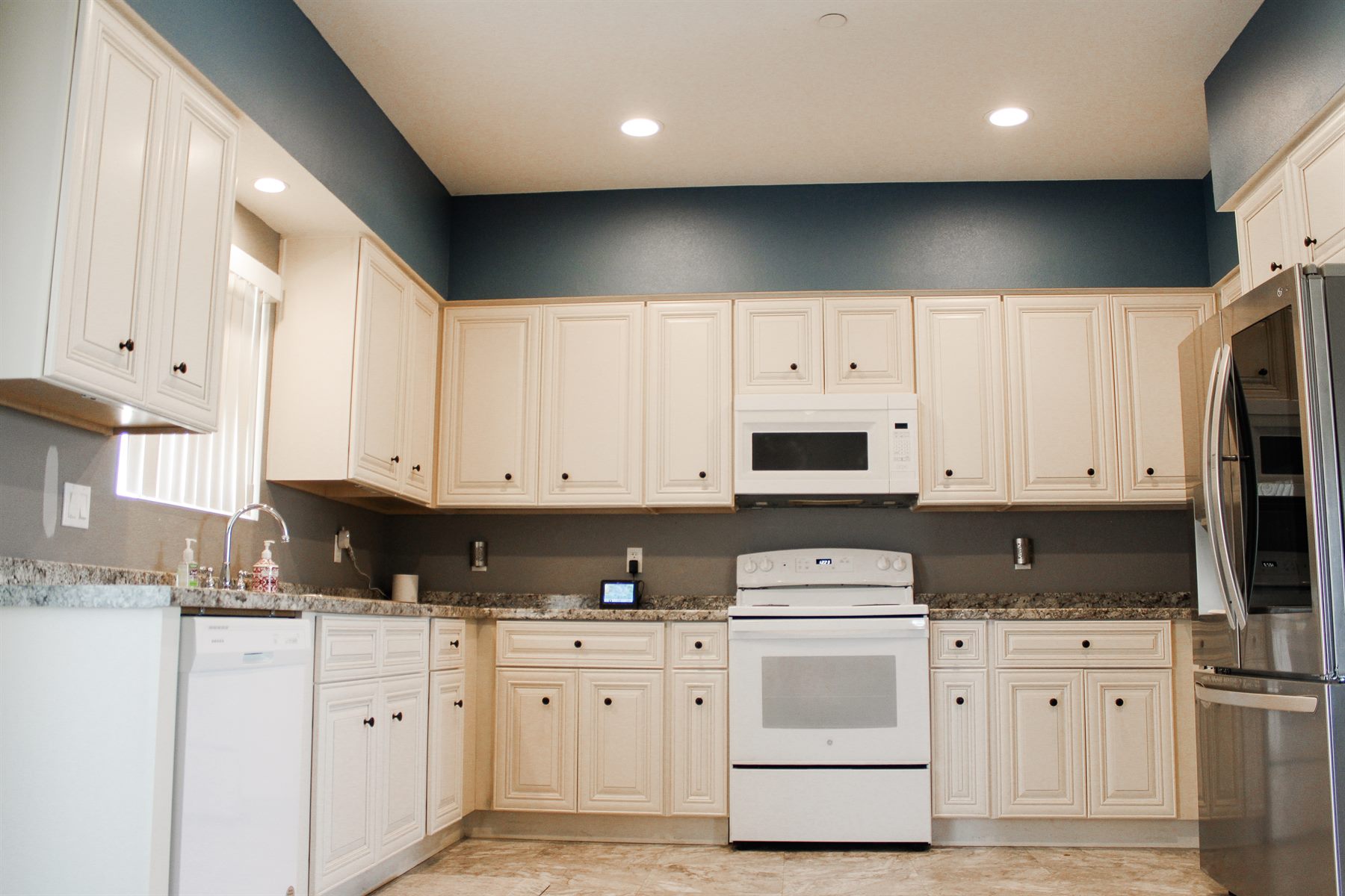 1381 Soledad Avenue - 1 photo 12
