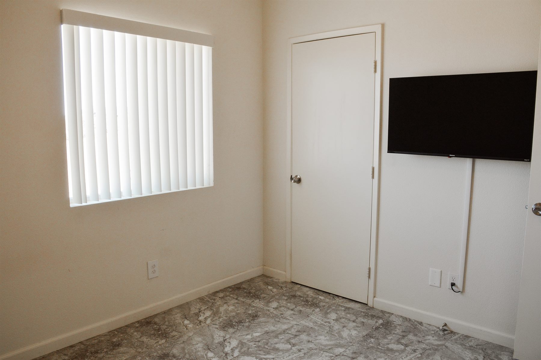 1381 Soledad Avenue - 1 photo 20
