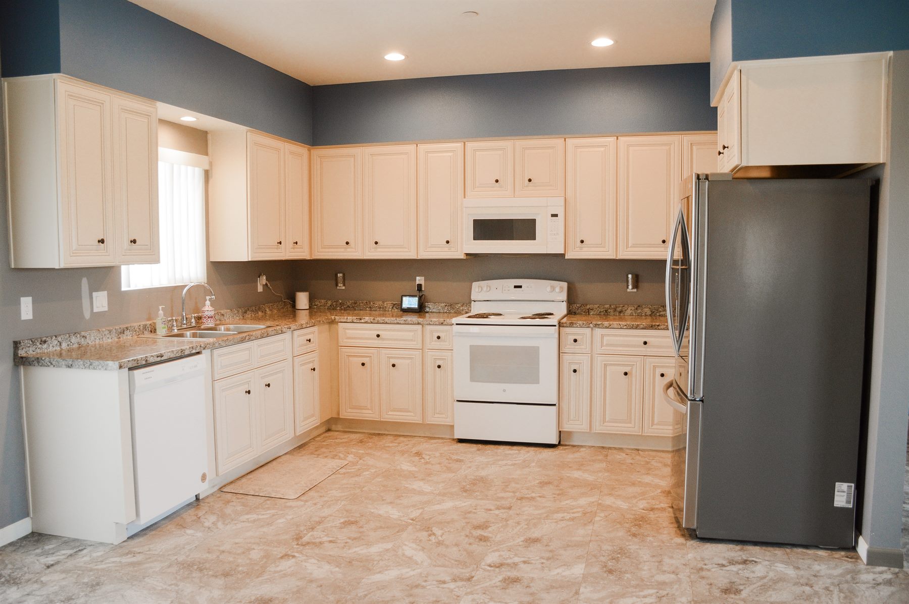 1381 Soledad Avenue - 1 photo 28